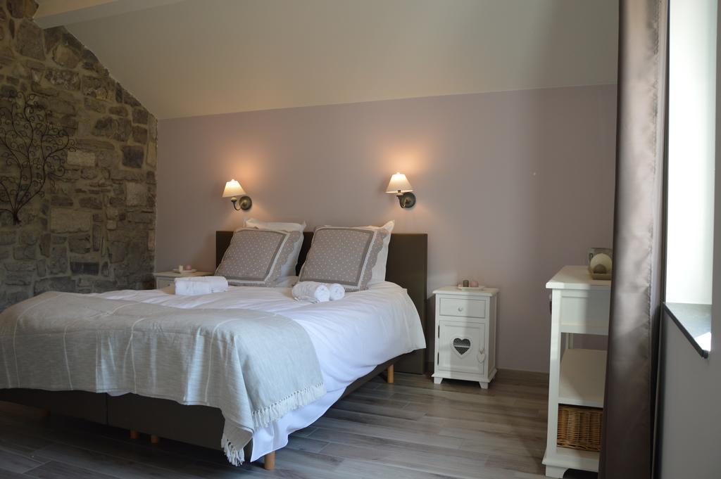 Les Gites "Coeur De Ferme" Celles  Exterior photo